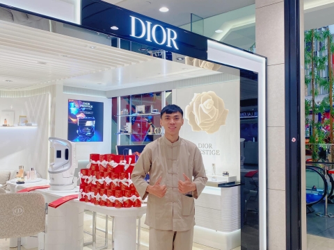 Thư pháp Hữu Tài tại sự kiện - Takashimaya