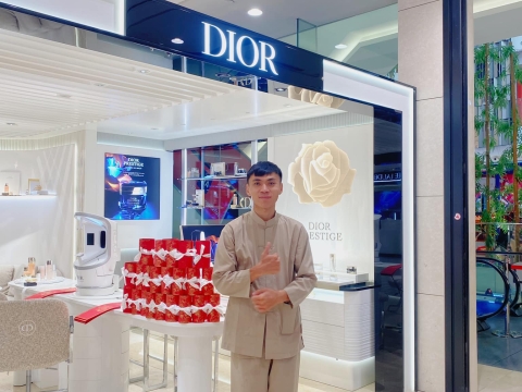 Thư pháp Hữu Tài tại sự kiện - Takashimaya