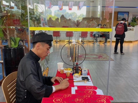 Thư pháp Hữu Tài tại sự kiện HIU - Đại học quốc tế Hồng Bàng