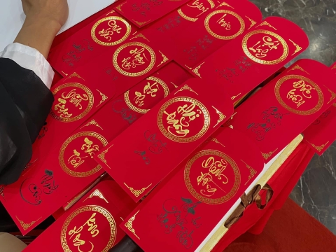 Thư pháp Hữu Tài tại sự kiện HIU - Đại học quốc tế Hồng Bàng