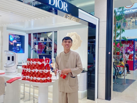 Thư pháp Hữu Tài tại sự kiện - Takashimaya