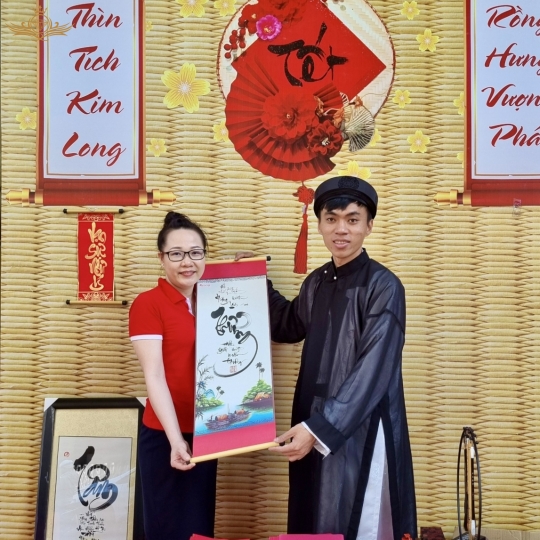 Liễn tranh thư pháp theo yêu cầu. KT 27x79cm